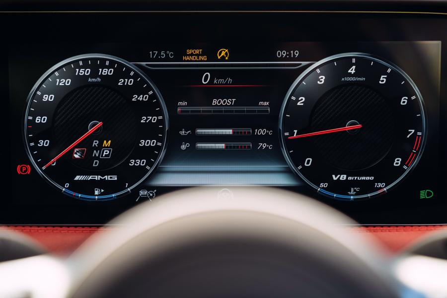 Панель приборов Mercedes-AMG S63 4Matic+ Coupe (C217) 2018 года  (AU) (фото 27 из 40)